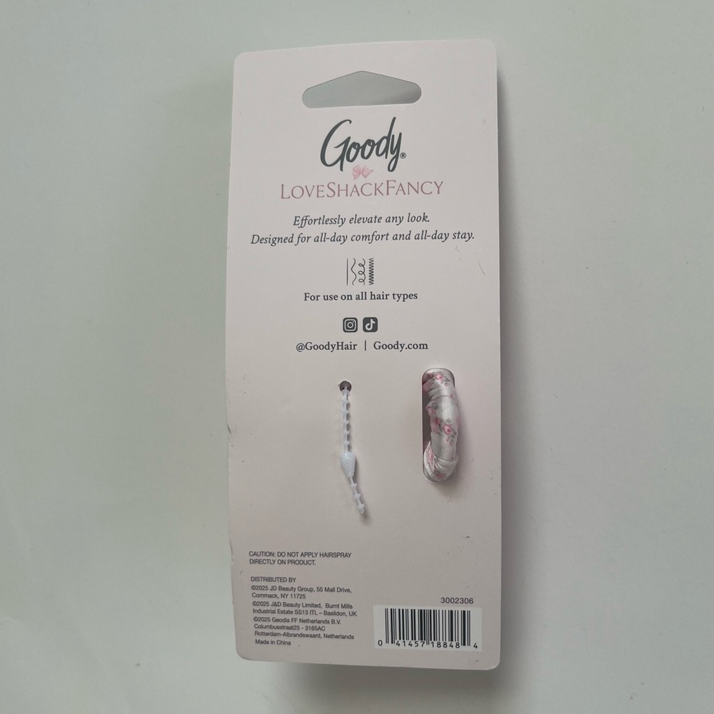 Goody x LoveShackFancy Medium Satin Claw Clip - Picture 3 of 4